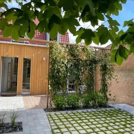 L Hirondelle, Quartier Rosendael *